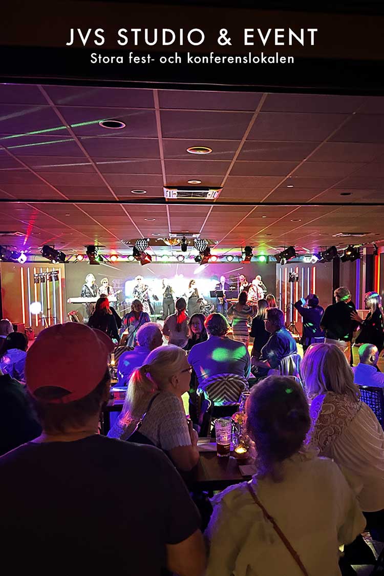 Band som spelar framför publik